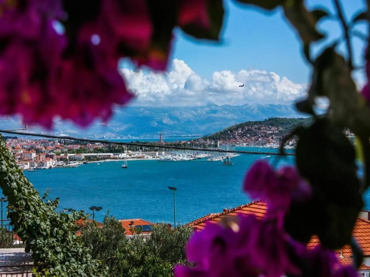 Apartments Art Trogir